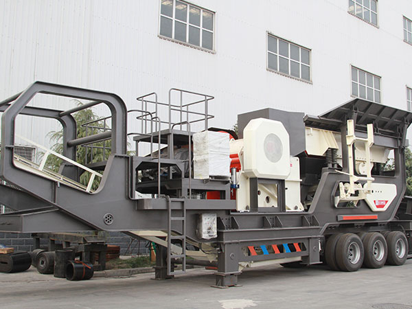 直擊大型移動軋石機生產現場，紅星報價優惠