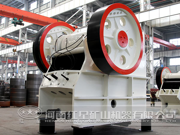 新型顎式破碎機結構 新型顎式破碎機結構