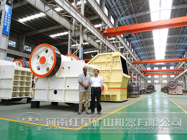 顎式破碎機生產(chǎn)車間 顎式破碎機生產(chǎn)車間