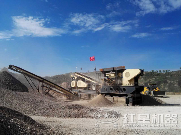 山石移動破碎機作業現場 山石移動破碎機作業現場