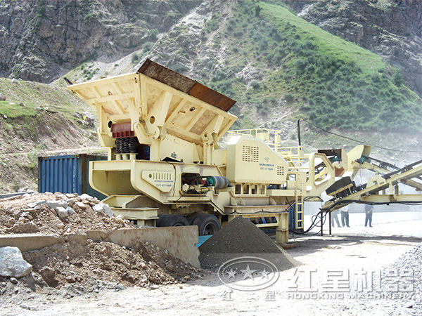 HX1349HD125輪胎式移動破碎站生產(chǎn)現(xiàn)場 HX1349HD125輪胎式移動破碎站生產(chǎn)現(xiàn)場