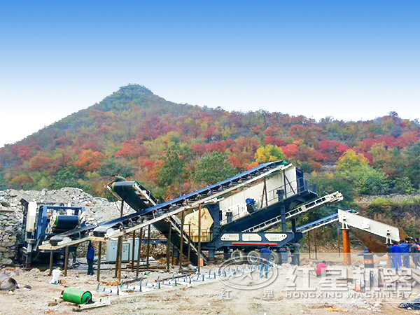 輪胎式移動破碎站生產(chǎn)現(xiàn)場 輪胎式移動破碎站生產(chǎn)現(xiàn)場