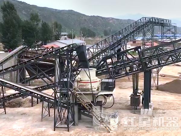 白云石制砂機生產現場 白云石制砂機生產現場