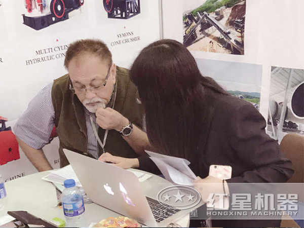 展會了解制沙機設(shè)備的客戶 展會了解制沙機設(shè)備的客戶