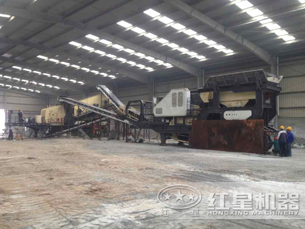 時產400噸混凝土移動破碎站生產現場 時產400噸混凝土移動破碎站生產現場