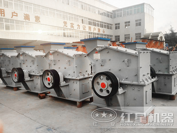 大中型反擊式破碎制砂機 大中型反擊式破碎制砂機