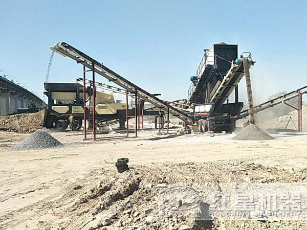 時(shí)產(chǎn)100噸移動(dòng)破碎機(jī)作業(yè)現(xiàn)場(chǎng) 時(shí)產(chǎn)100噸移動(dòng)破碎機(jī)作業(yè)現(xiàn)場(chǎng)