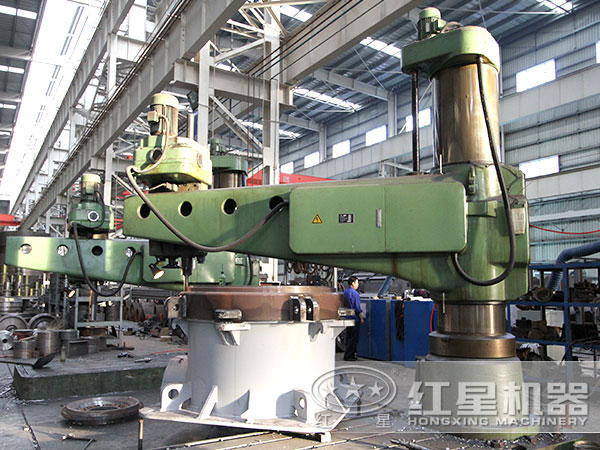 圓錐破碎機(jī)生產(chǎn)車間 圓錐破碎機(jī)生產(chǎn)車間