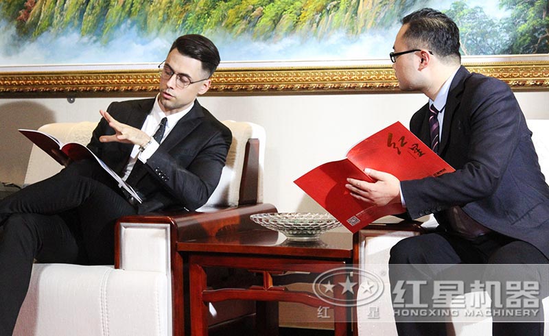 客戶來(lái)廠參觀、了解設(shè)備