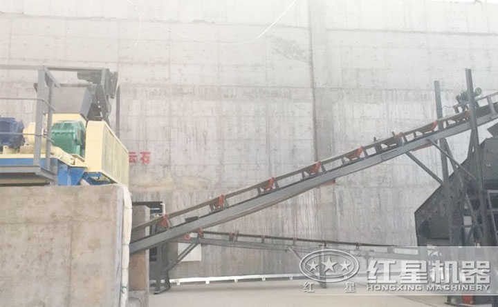 對輥粉碎機作業現場 對輥粉碎機作業現場