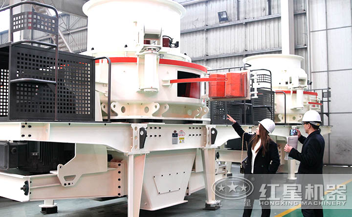 客戶來廠參觀制砂機(jī)設(shè)備 客戶來廠參觀制砂機(jī)設(shè)備