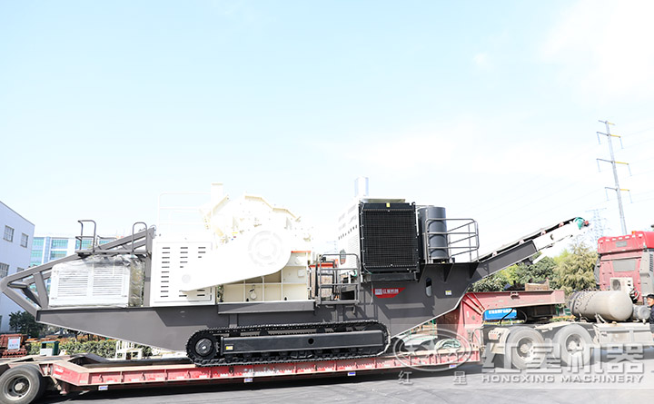 履帶移動式破碎站發(fā)貨現(xiàn)場 履帶移動式破碎站發(fā)貨現(xiàn)場