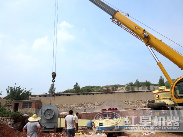 磨粉設(shè)備安裝、調(diào)試現(xiàn)場 磨粉設(shè)備安裝、調(diào)試現(xiàn)場