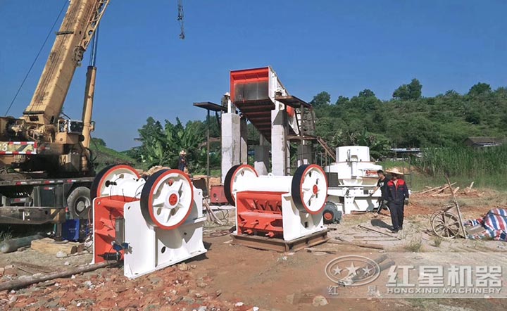 顎式破碎機客戶安裝現場 顎式破碎機客戶安裝現場