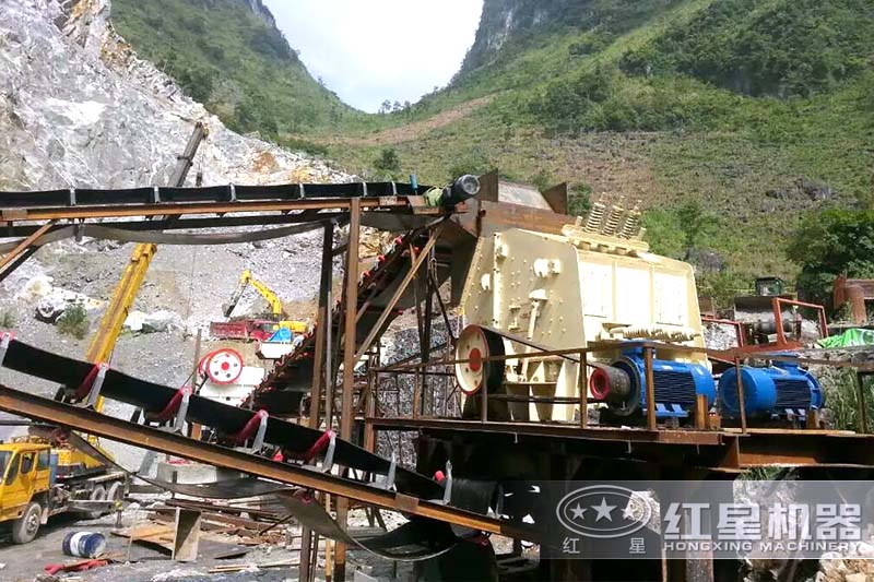 小型碎石制砂機客戶現場 小型碎石制砂機客戶現場