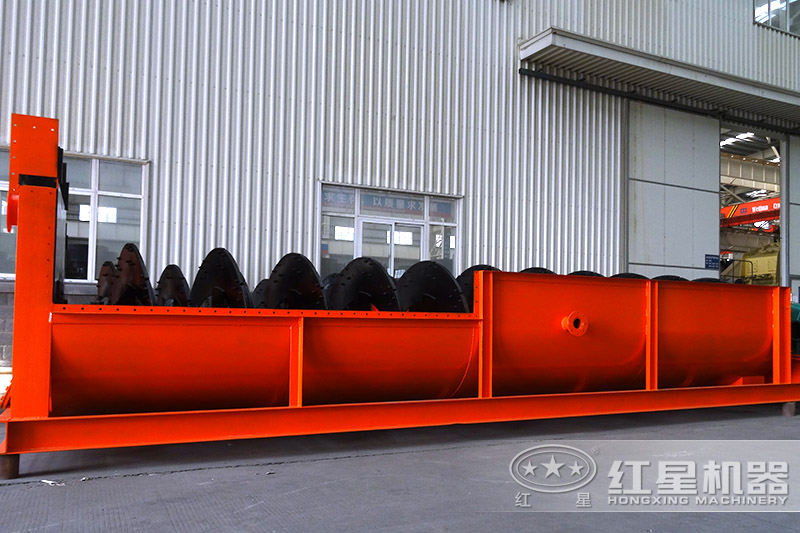 選礦廠常用洗砂設(shè)備——大型螺旋式洗砂機(jī) 選礦廠常用洗砂設(shè)備——大型螺旋式洗砂機(jī)