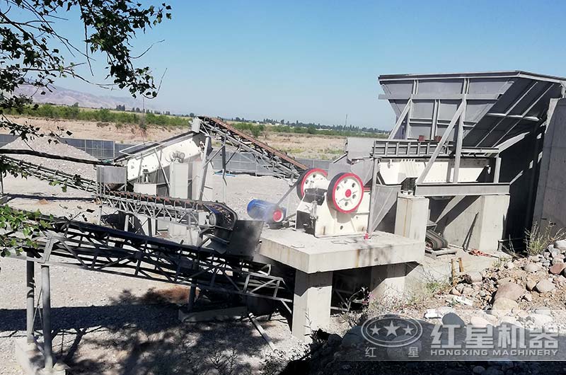 碎石生產(chǎn)現(xiàn)場 碎石生產(chǎn)現(xiàn)場